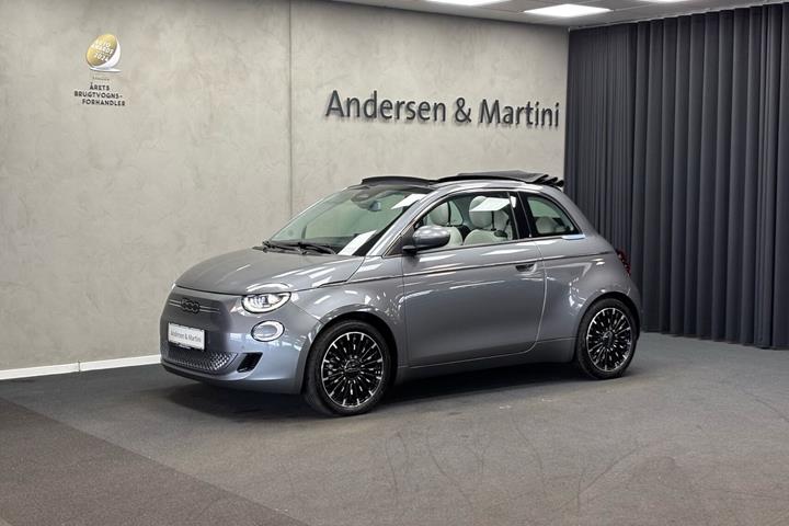 Grå Fiat 500e fra 2024