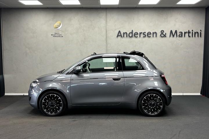 Grå Fiat 500e fra 2024