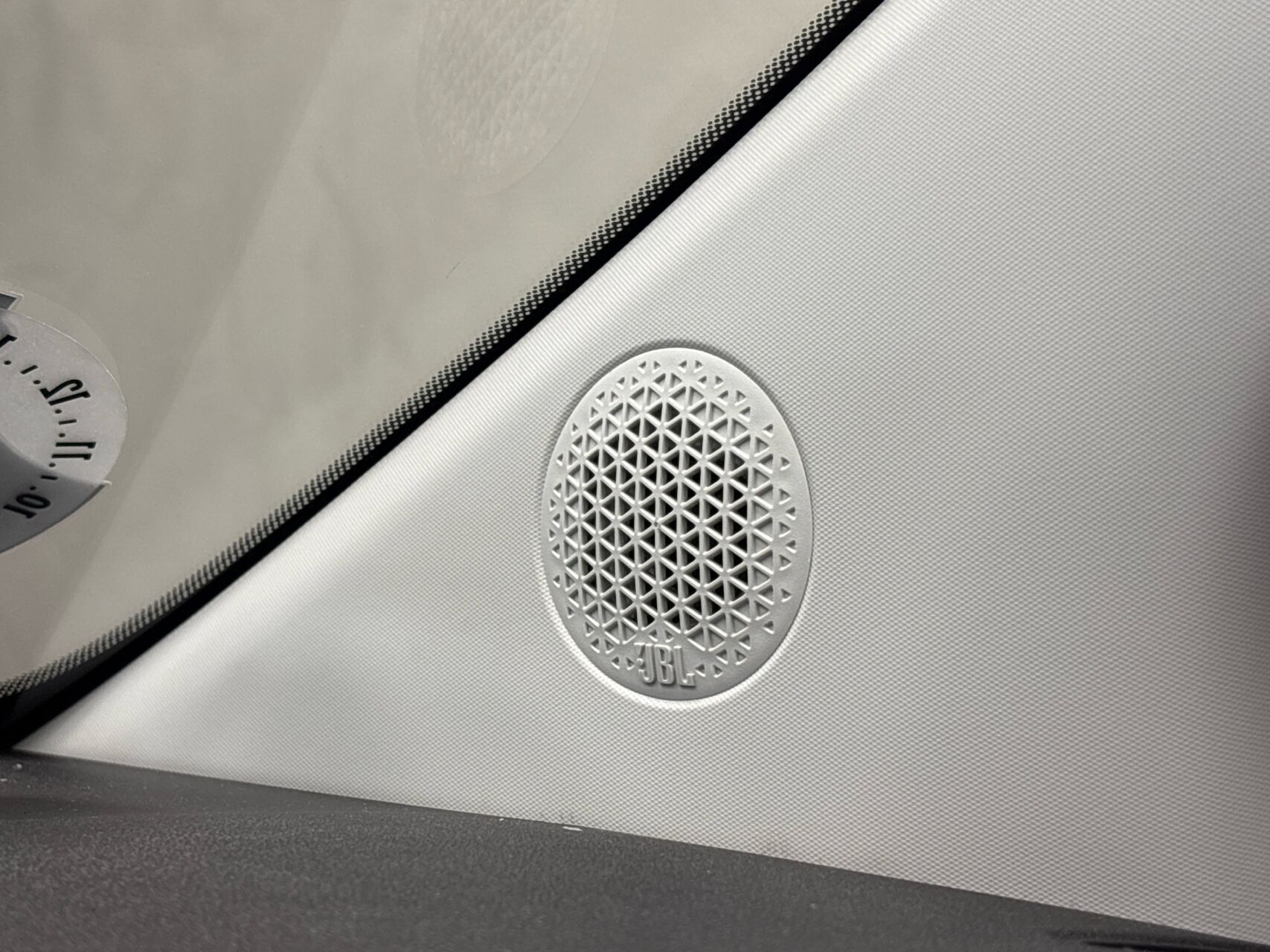Grå Fiat 500e fra 2024