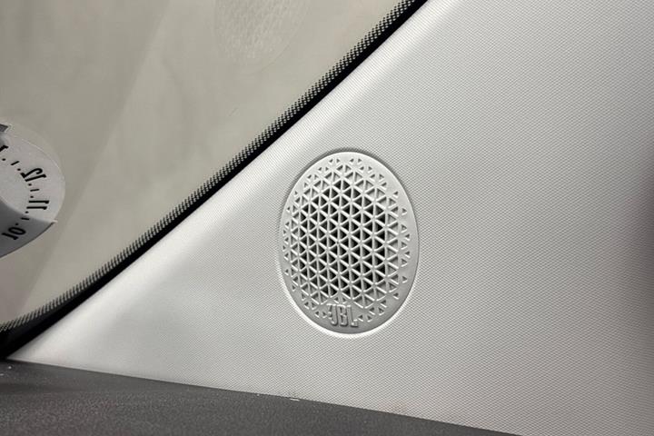 Grå Fiat 500e fra 2024