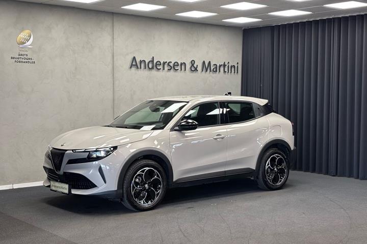 Hvid Alfa Romeo Junior fra 2025