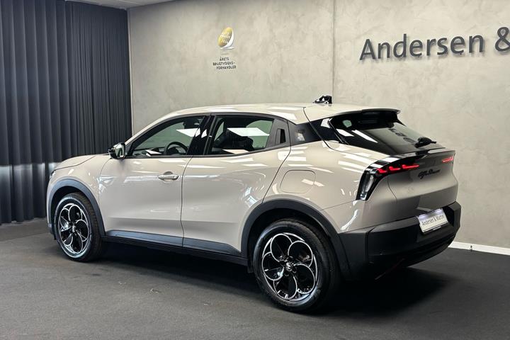 Hvid Alfa Romeo Junior fra 2025
