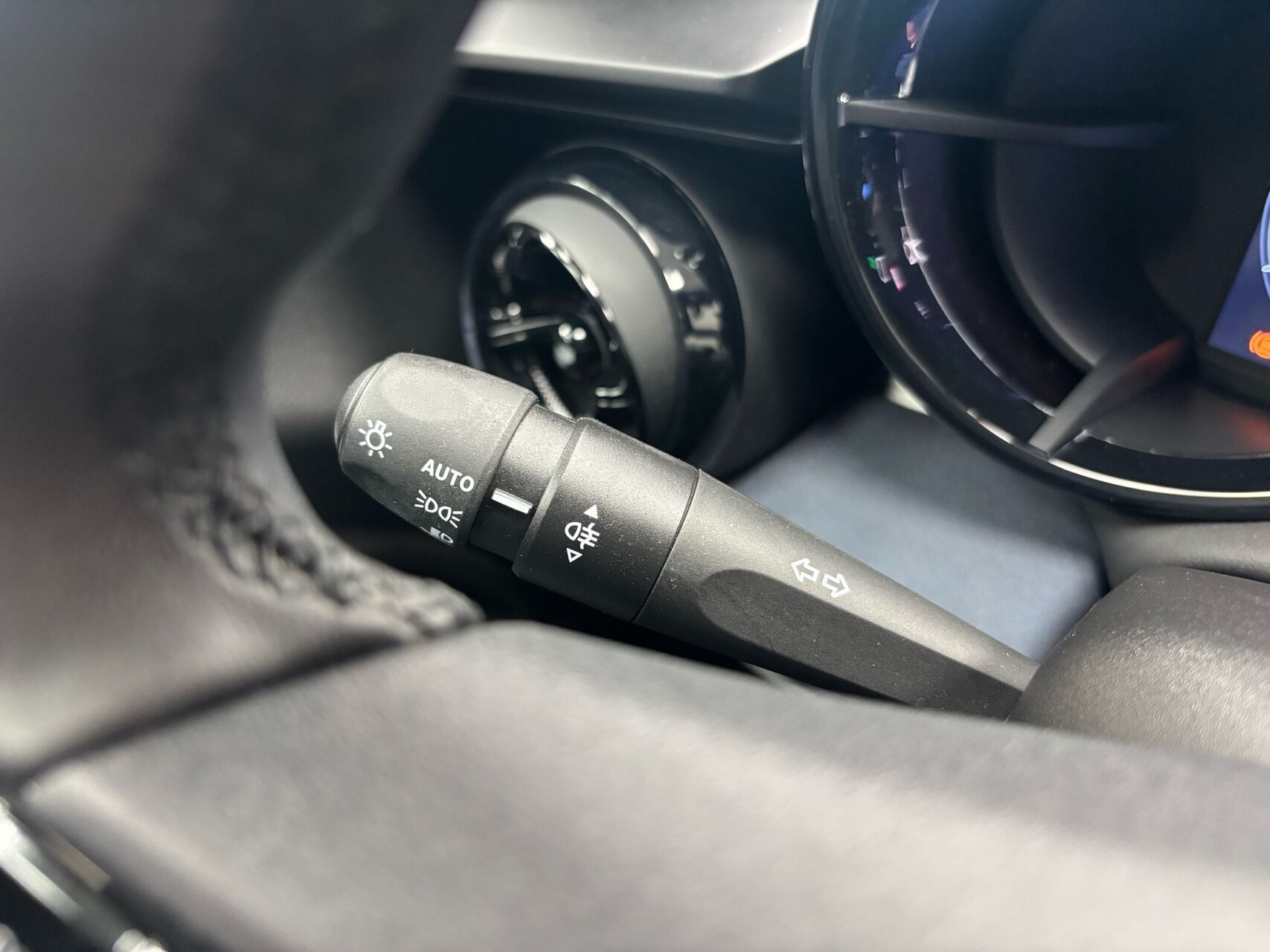 Hvid Alfa Romeo Junior fra 2025