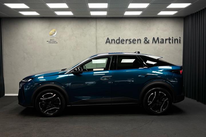 Blå Peugeot e-3008 fra 2025