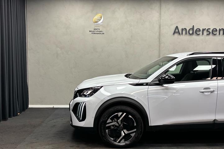 Hvid Peugeot e-2008 fra 2025