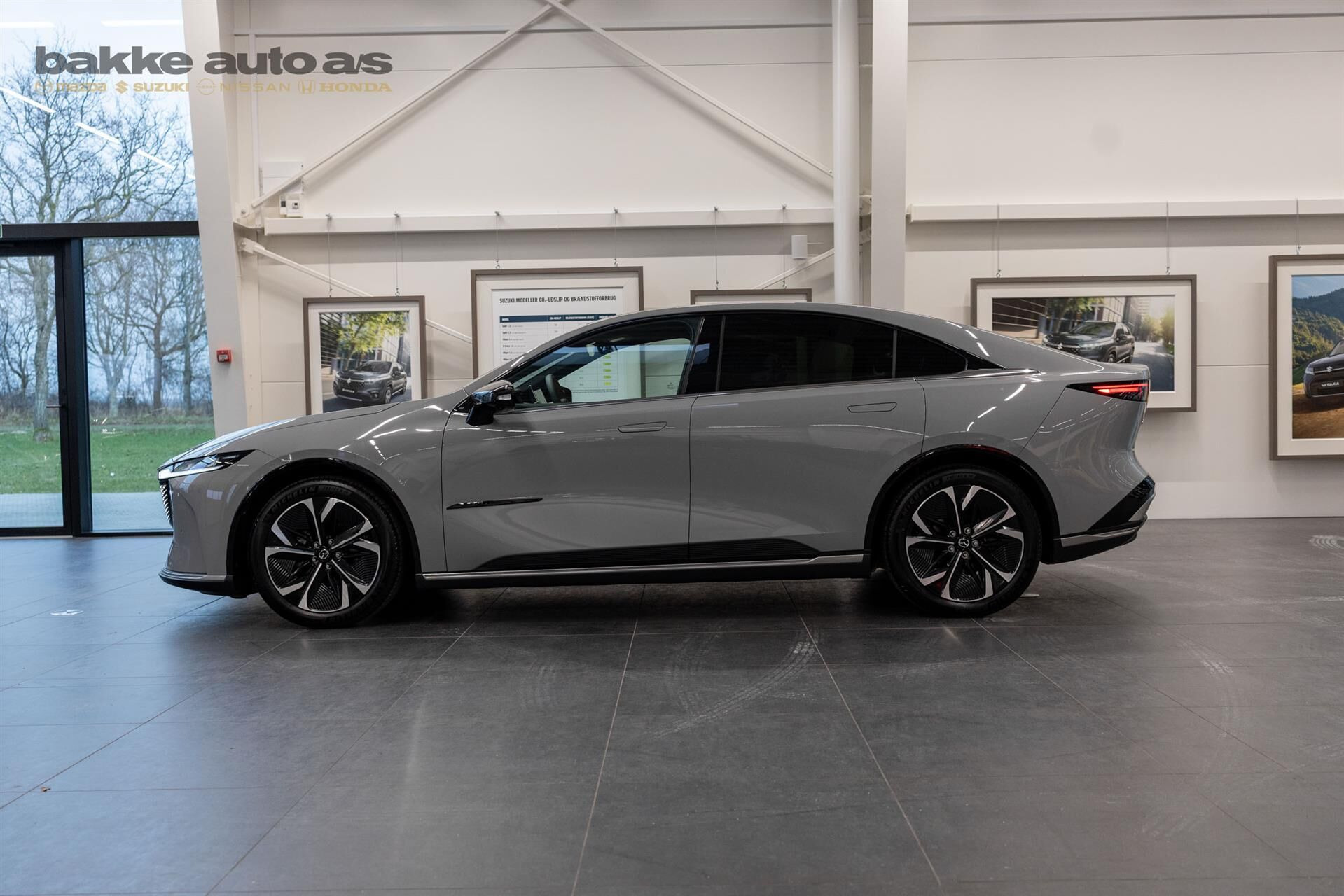 Grå Mazda 6e fra 2026