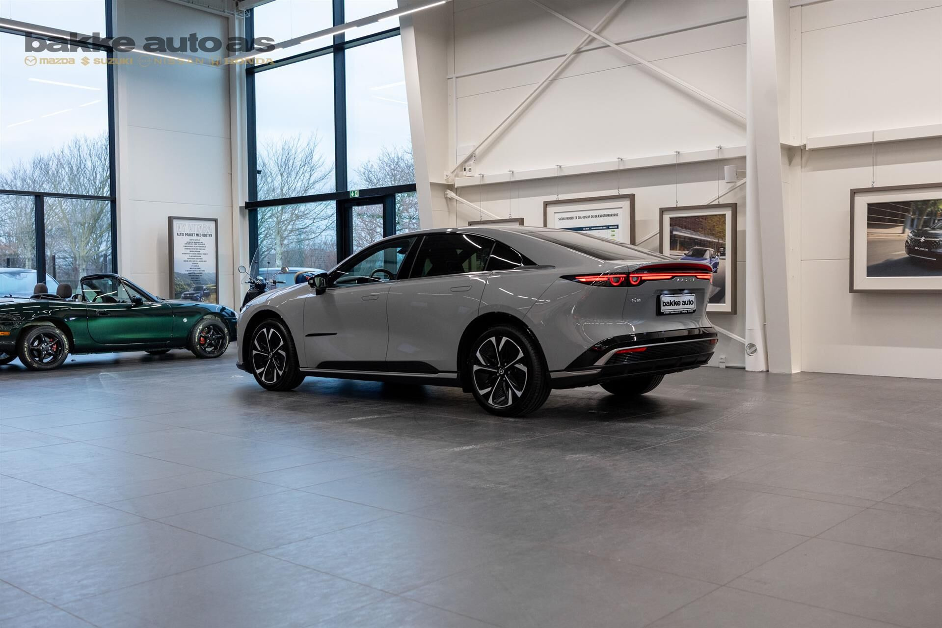Grå Mazda 6e fra 2026