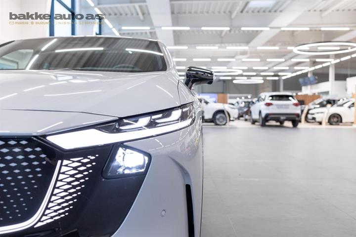 Grå Mazda 6e fra 2026