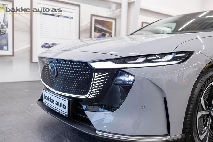 Grå Mazda 6e fra 2026
