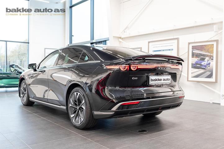 Sort Mazda 6e fra 2026