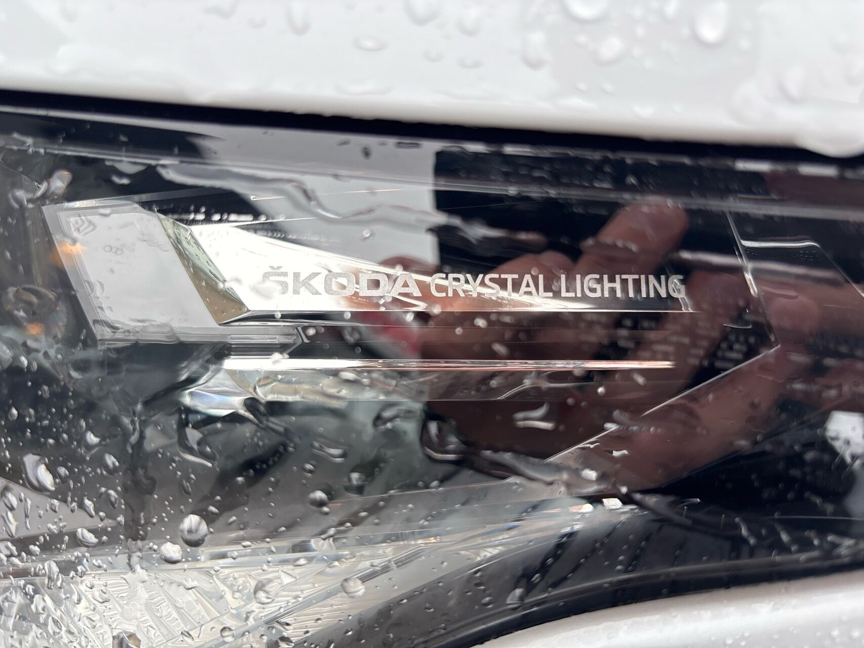 Hvid Skoda Enyaq fra 2022