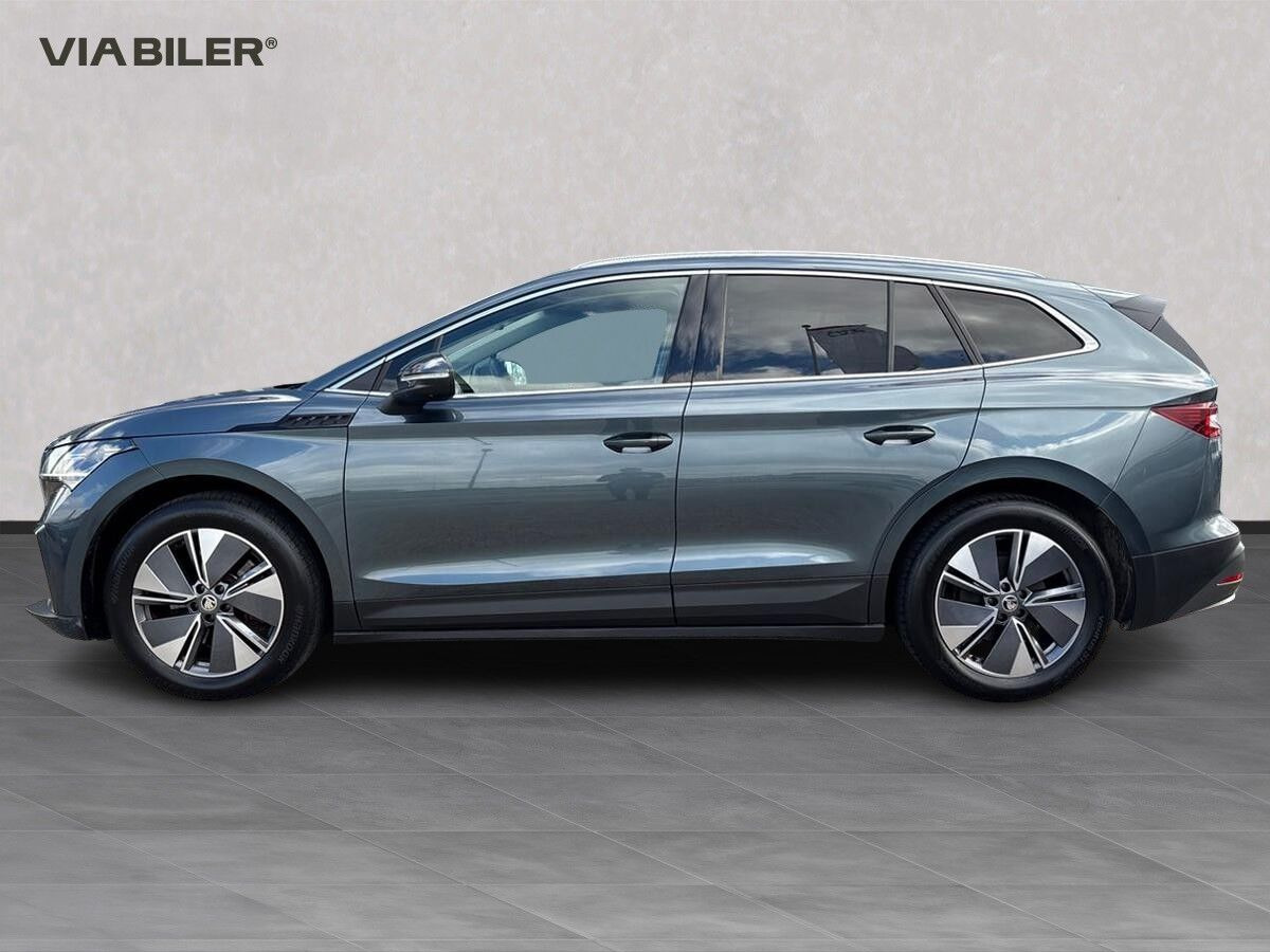 Grå Skoda Enyaq fra 2021