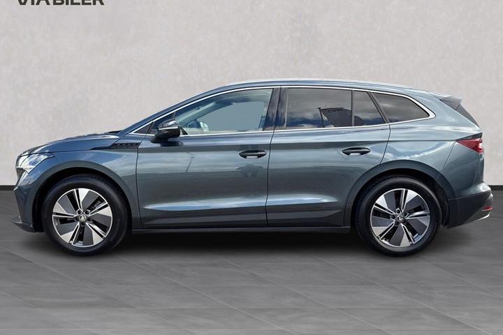 Grå Skoda Enyaq fra 2021