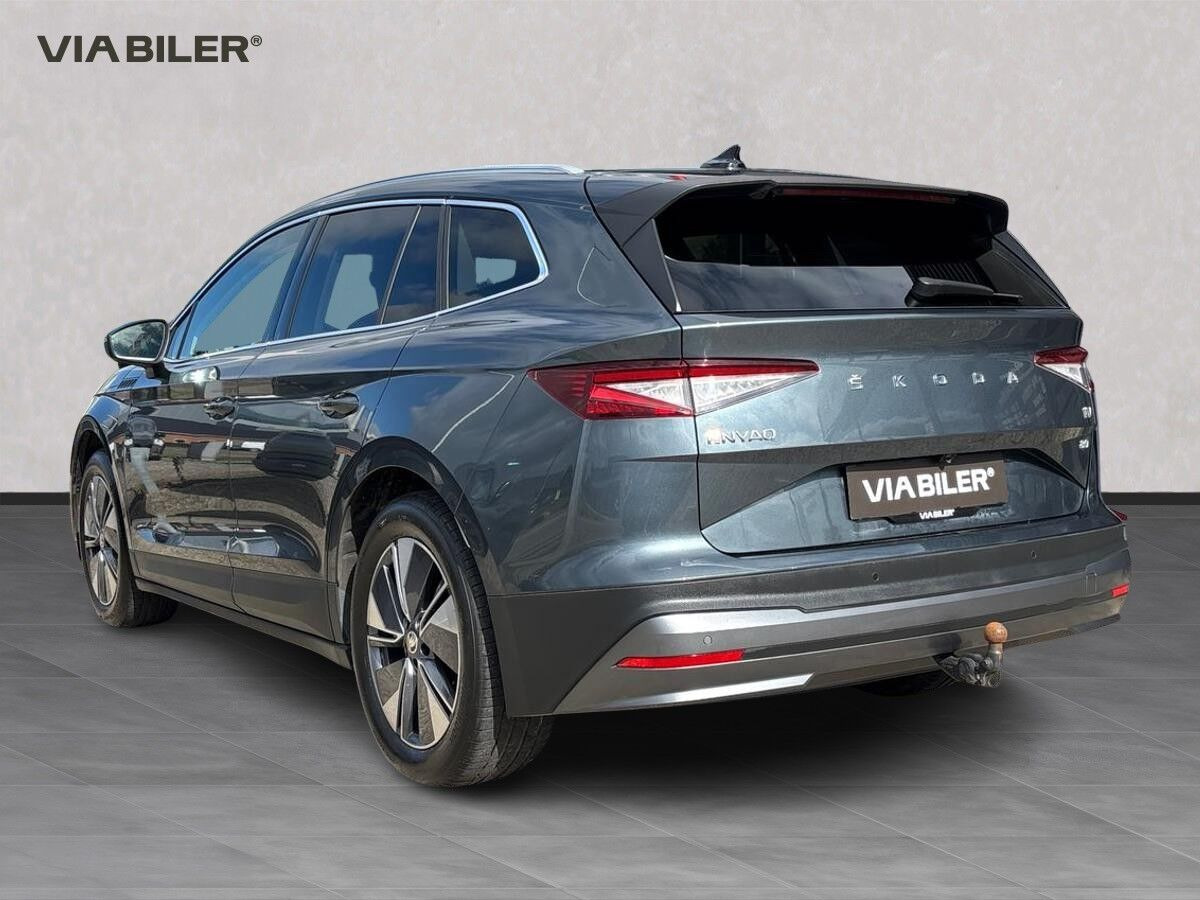 Grå Skoda Enyaq fra 2021