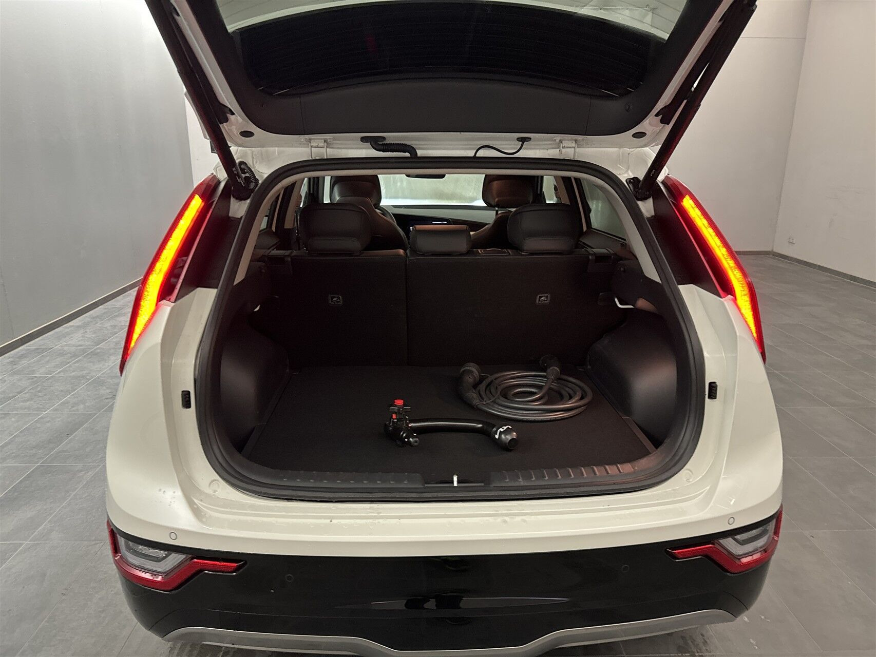 Hvid Kia Niro EV fra 2023