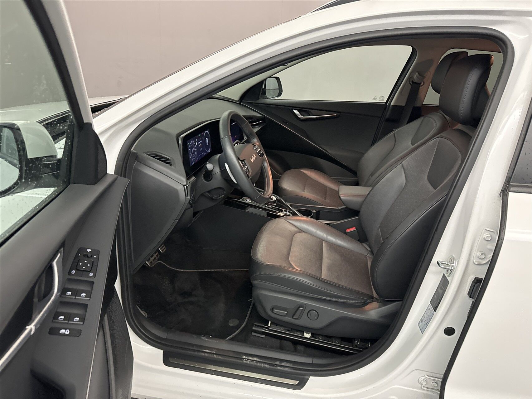 Hvid Kia Niro EV fra 2023