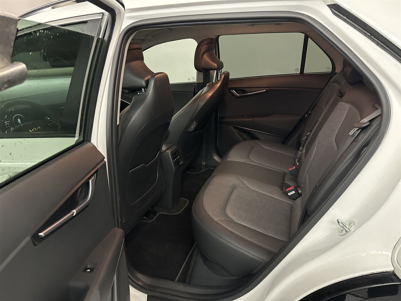 Hvid Kia Niro EV fra 2023