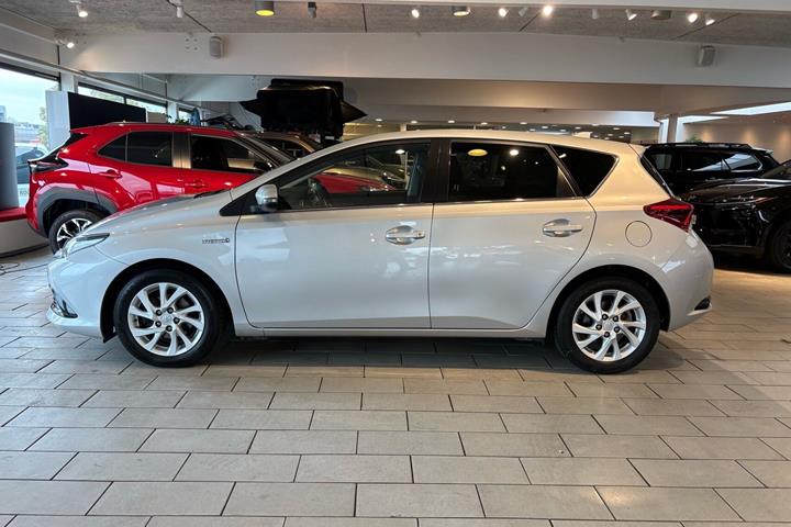 Sølv Toyota Auris fra 2017