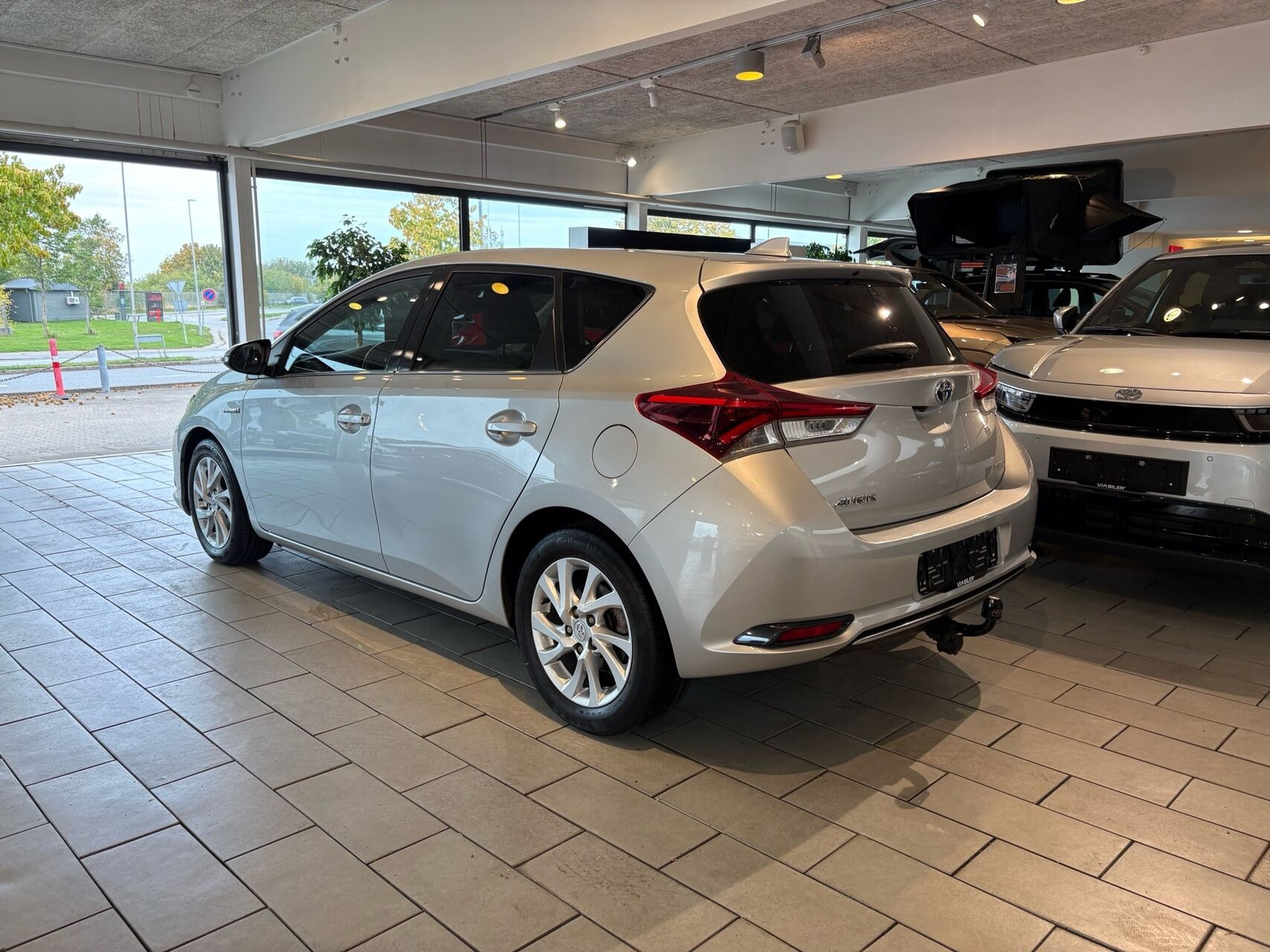 Sølv Toyota Auris fra 2017