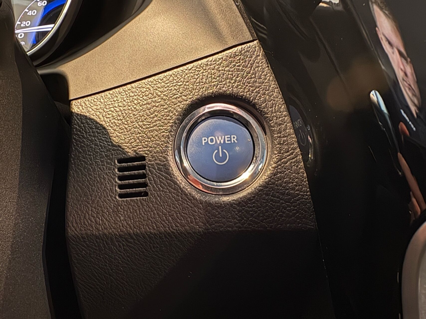 Sølv Toyota Auris fra 2017