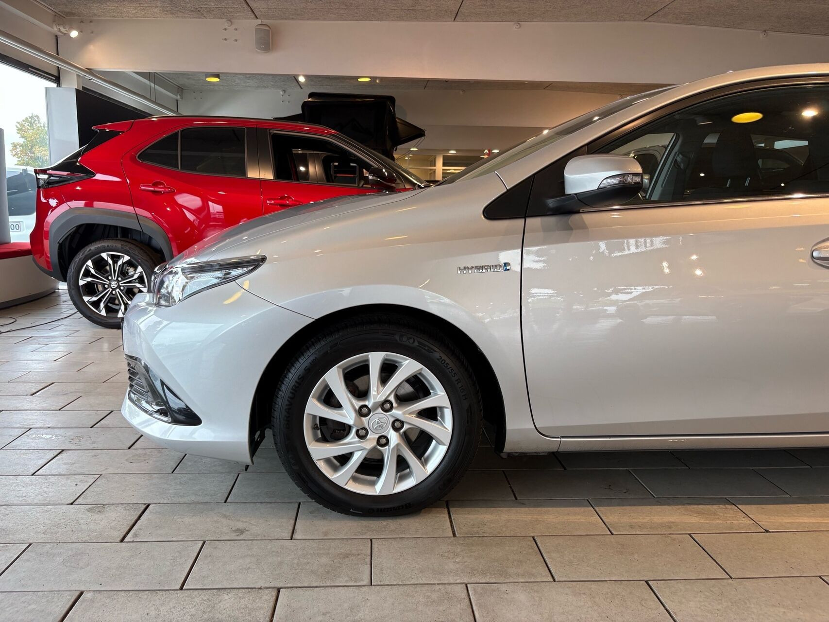 Sølv Toyota Auris fra 2017