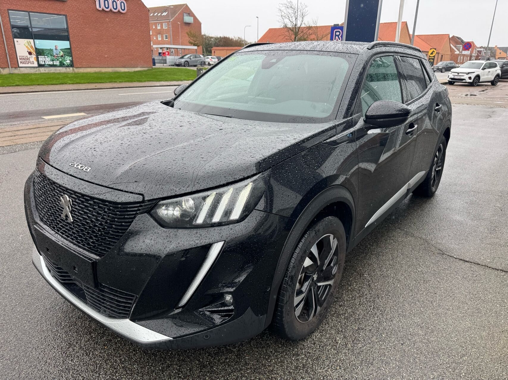 Sort Peugeot e-2008 fra 2022