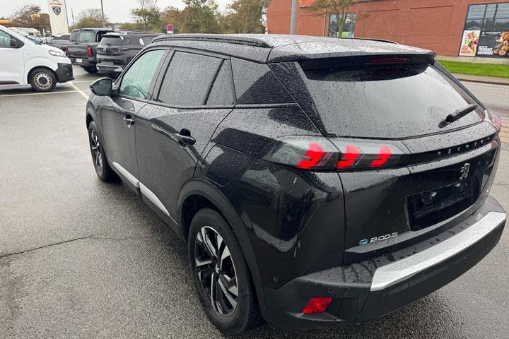 Sort Peugeot e-2008 fra 2022