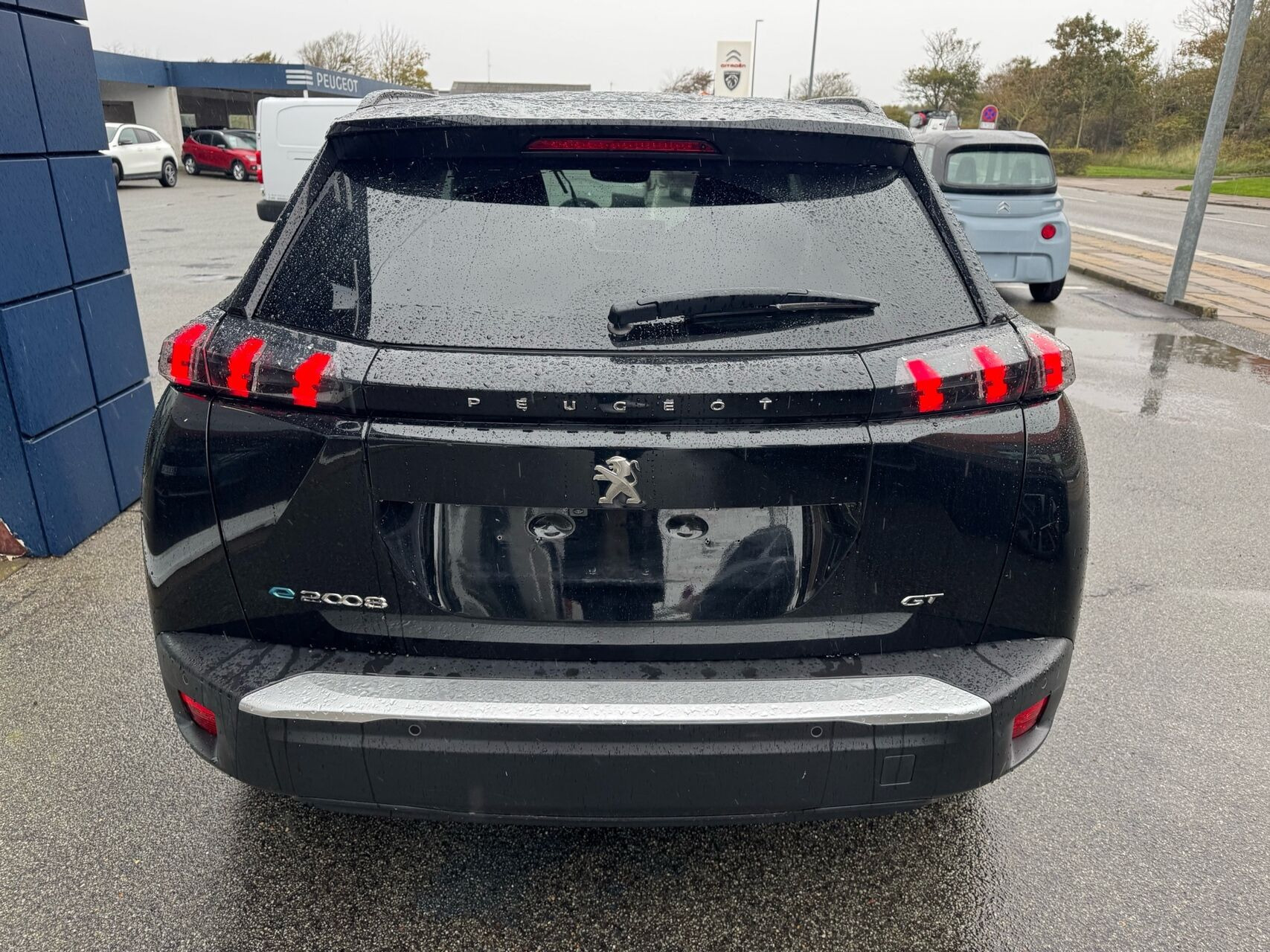 Sort Peugeot e-2008 fra 2022