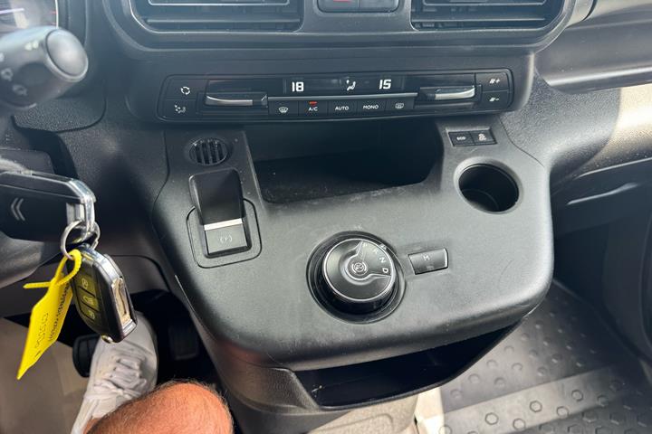 Hvid Citroën Berlingo fra 2019