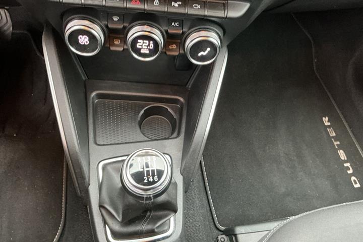 Gul Dacia Duster fra 2018