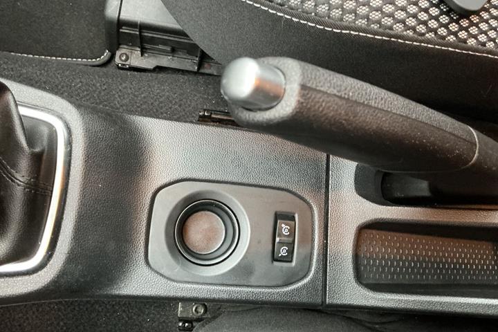 Gul Dacia Duster fra 2018