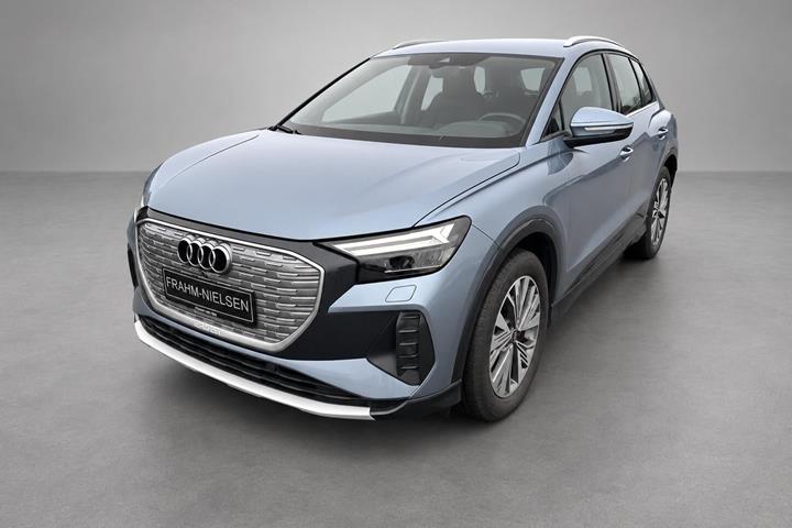 Blå Audi Q4 fra 2022