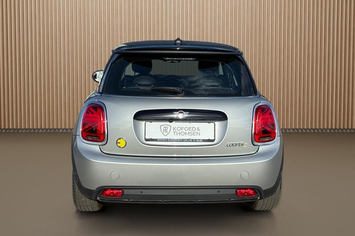 Grå Mini Cooper fra 2023