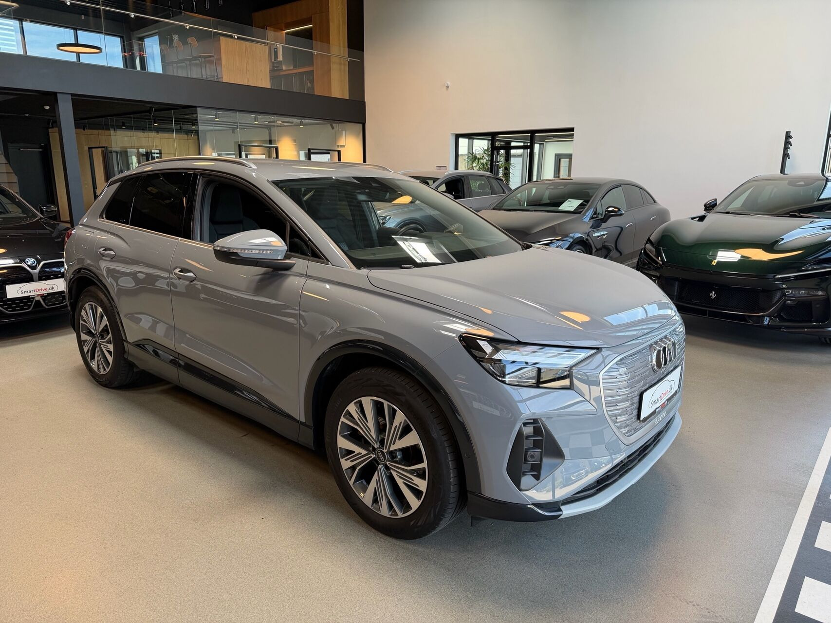 Grå Audi Q4 fra 2022