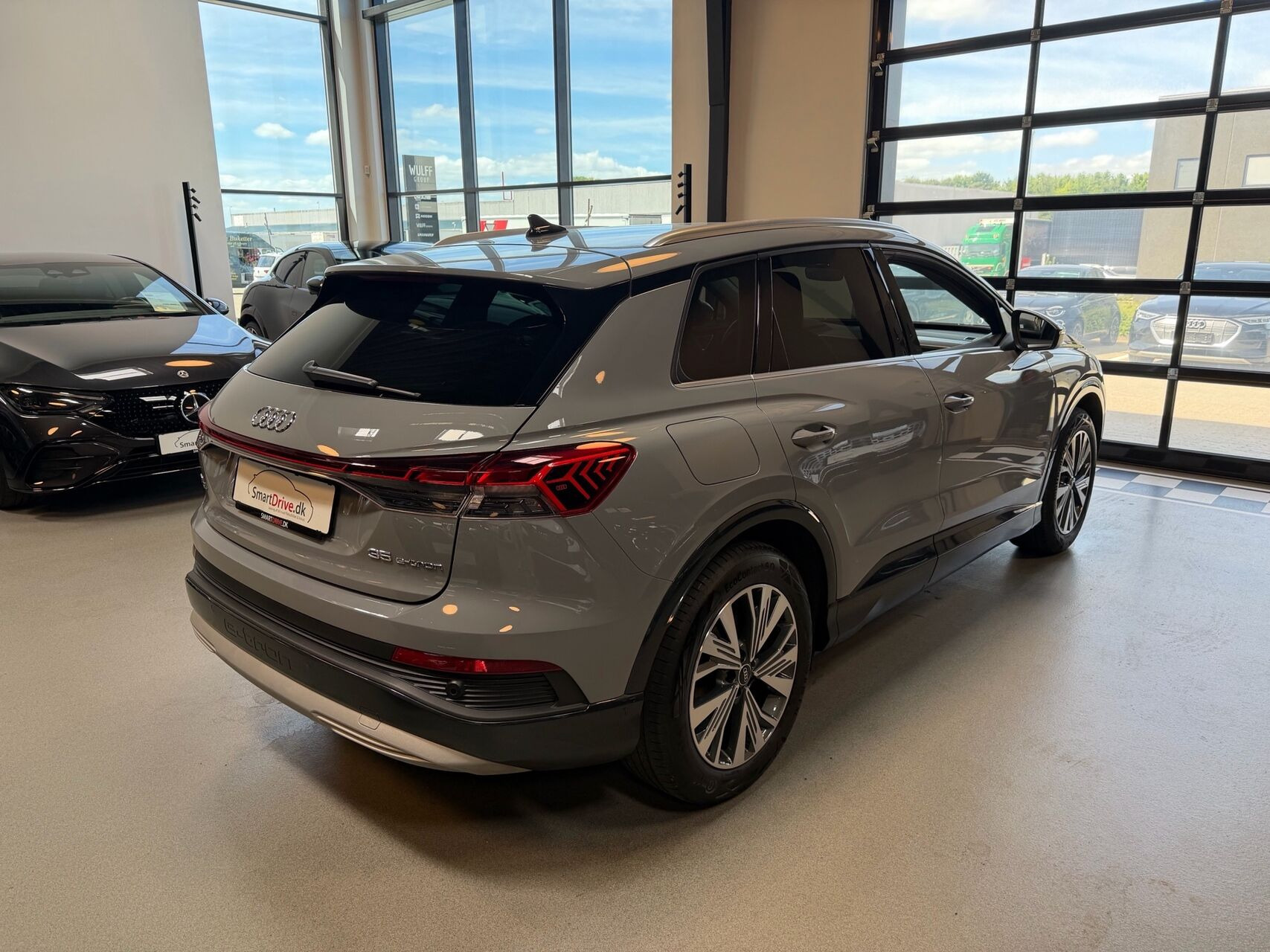 Grå Audi Q4 fra 2022