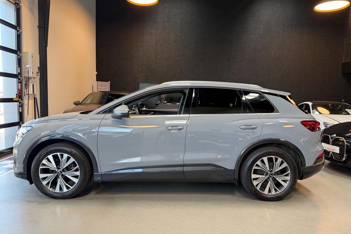 Grå Audi Q4 fra 2022