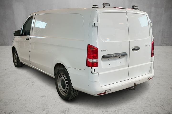 Hvid Mercedes Vito fra 2022