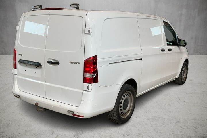 Hvid Mercedes Vito fra 2022