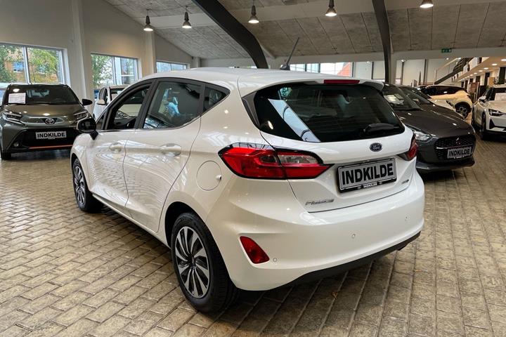 Hvid Ford Fiesta fra 2023