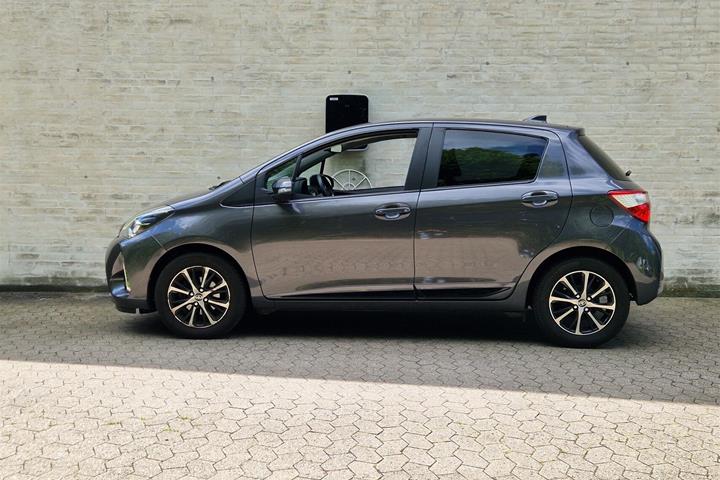 Sort Toyota Yaris fra 2020