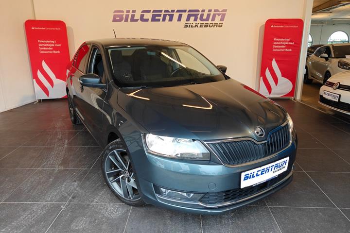 Grå Skoda Rapid fra 2019