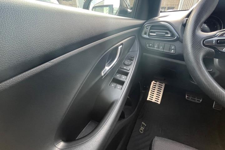 Hvid Hyundai i30 fra 2021