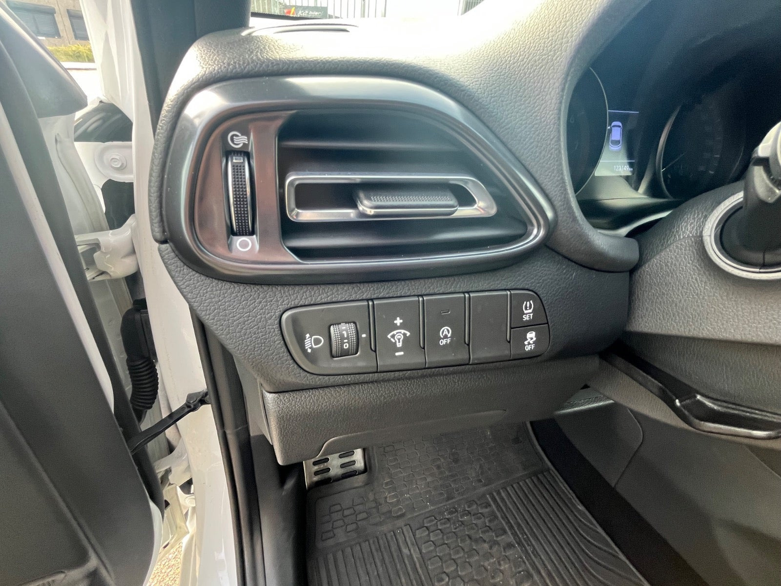 Hvid Hyundai i30 fra 2021