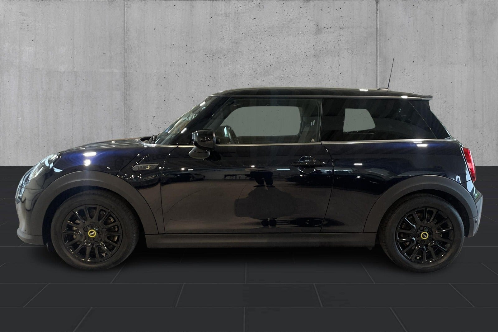 Sort Mini Cooper SE fra 2022