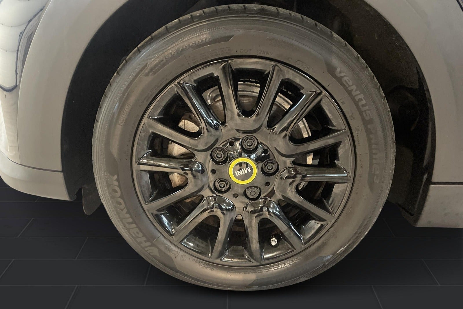 Sort Mini Cooper SE fra 2022
