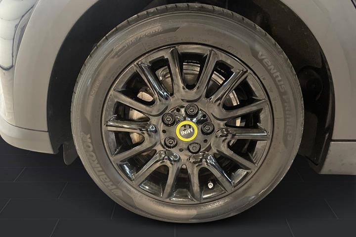 Sort Mini Cooper SE fra 2022
