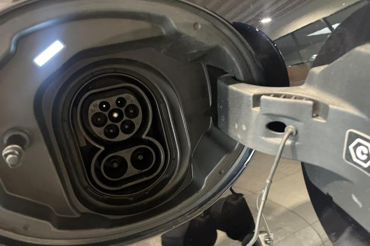 Sort Mini Cooper SE fra 2022