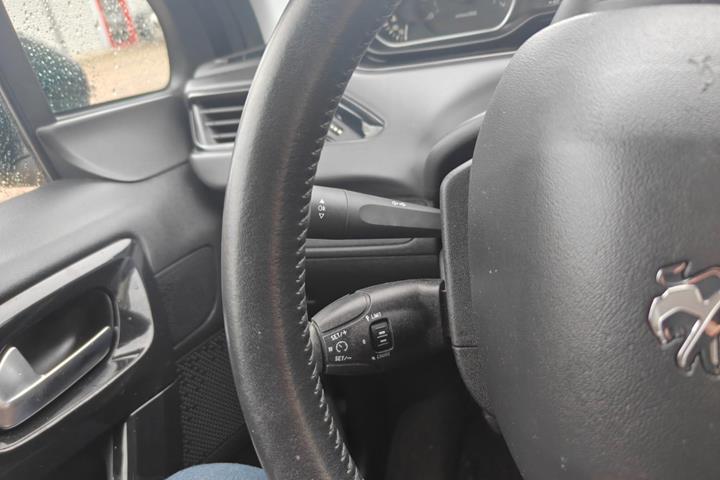 undefined Peugeot 208 fra 2018