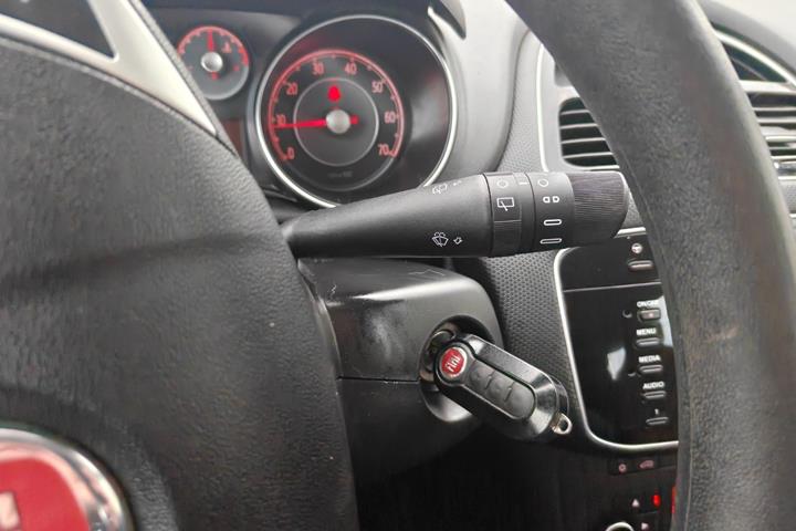 Gul Fiat Punto fra 2006