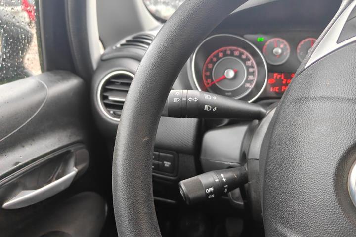 Gul Fiat Punto fra 2006